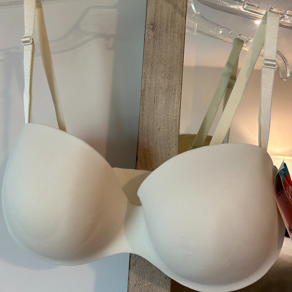 Women's Cushioned Underwire Bra By Warner's This is not a bra Collection 36D NWT